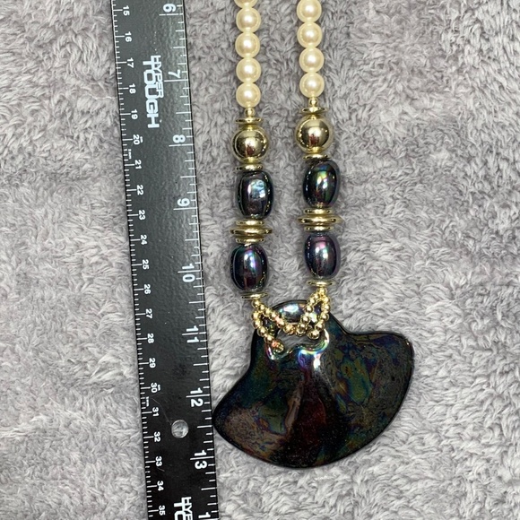 Vintage Statement Necklace Faux Pearl Beaded Gold Tone Black Iridescent Shell Pe - Picture 4 of 5